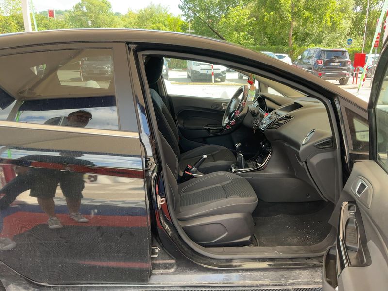 Ford Fiesta 1.5 TDCi Titanium 2014 – снимка 16