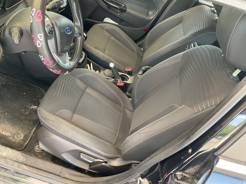 Ford Fiesta 1.5 TDCi Titanium 2014 – снимка 30