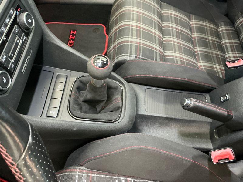 Volkswagen Golf VI 2.0 TSI GTI 2012 – снимка 27