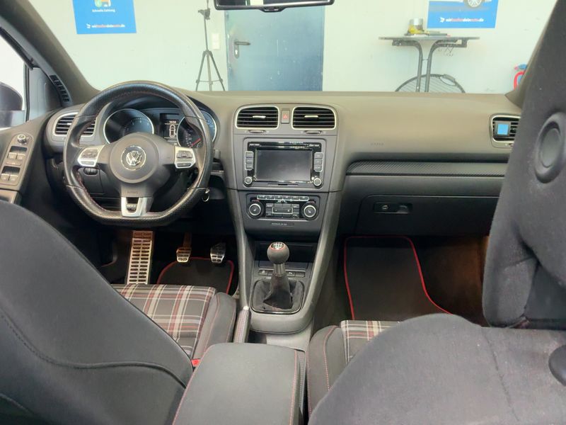 Volkswagen Golf VI 2.0 TSI GTI 2012 – снимка 17