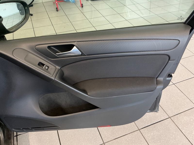 Volkswagen Golf VI 2.0 TSI GTI 2012 – снимка 21