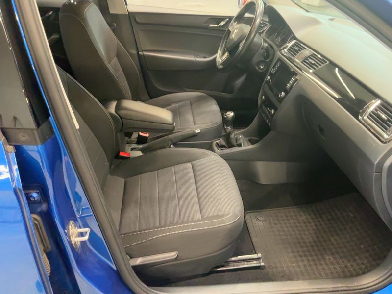 Skoda Rapid Spaceback 1.6 TDI Style 2015 – снимка 17
