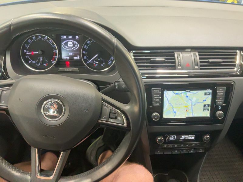 Skoda Rapid Spaceback 1.6 TDI Style 2015 – снимка 18
