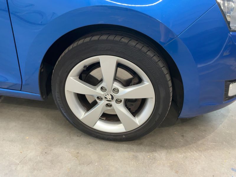 Skoda Rapid Spaceback 1.6 TDI Style 2015 – снимка 11