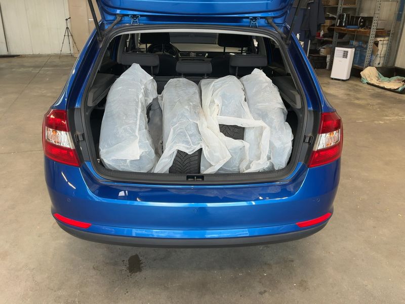 Skoda Rapid Spaceback 1.6 TDI Style 2015 – снимка 16
