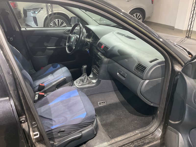 Skoda Octavia 1.6 Style 2004 – снимка 3