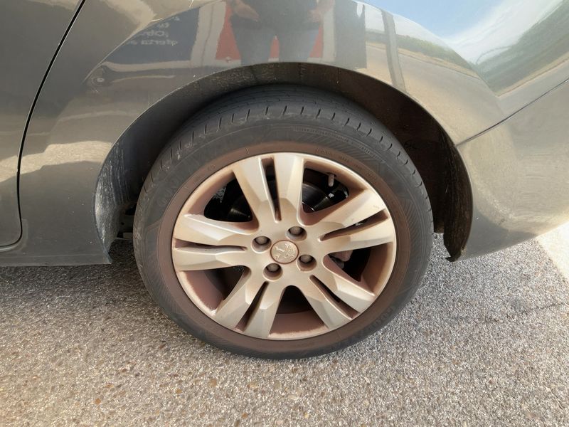 Peugeot 5008 1.6 Blue-HDi Allure 2016 – снимка 18