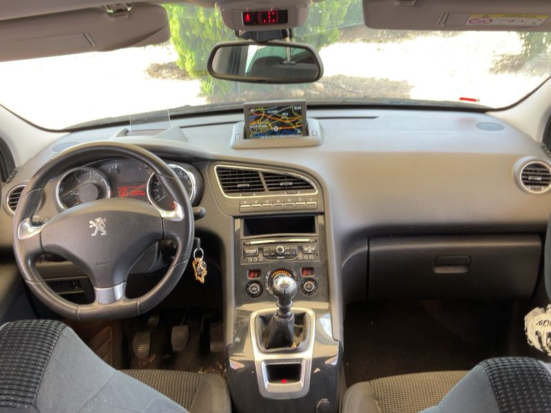 Peugeot 5008 1.6 Blue-HDi Allure 2016 – снимка 12