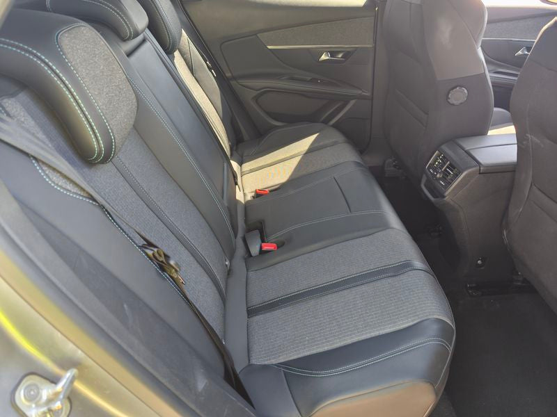 Peugeot 3008 1.6 Hybrid Allure Pack 2023 – снимка 13