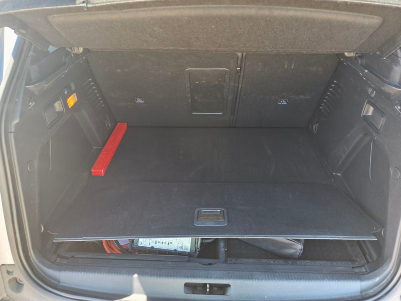 Peugeot 3008 1.6 Hybrid Allure Pack 2023 – снимка 9