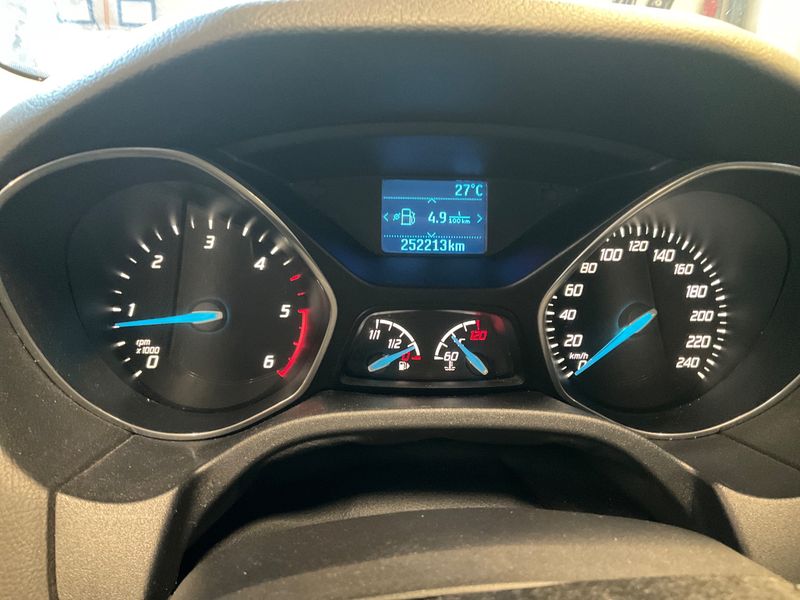 Ford Focus 1.6 TDCi Trend 2013 – снимка 4
