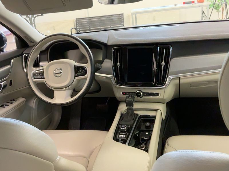 Volvo V90 2.0 D5 Momentum AWD 2017 – снимка 18
