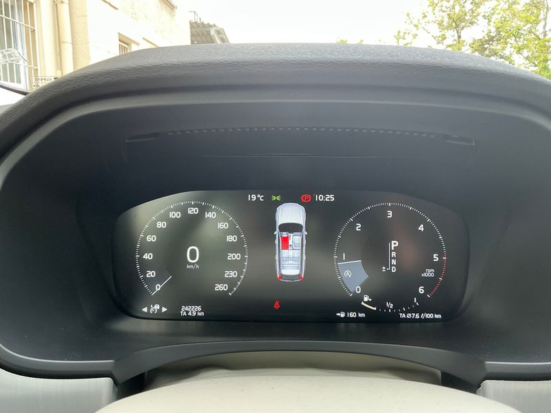 Volvo V90 2.0 D5 Momentum AWD 2017 – снимка 19