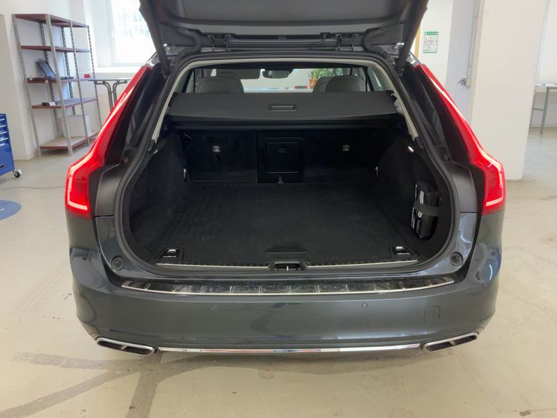 Volvo V90 2.0 D5 Momentum AWD 2017 – снимка 16