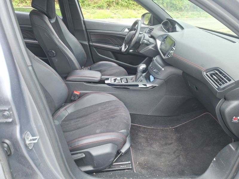 Peugeot 308 1.2 e-THP GT Line 2015 – снимка 10