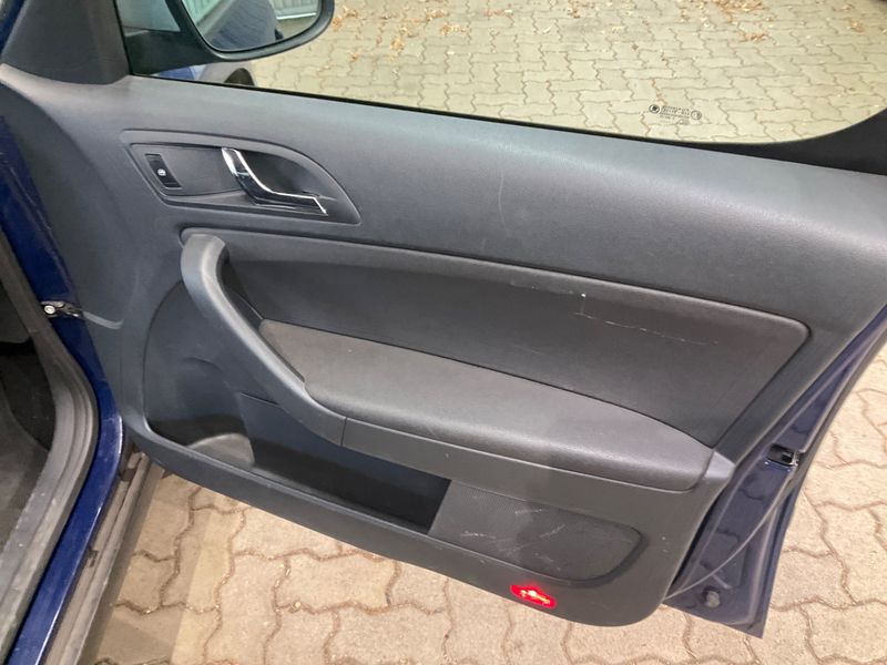 Skoda Yeti 2.0 TDI Ambition Outdoor 2014 – снимка 30
