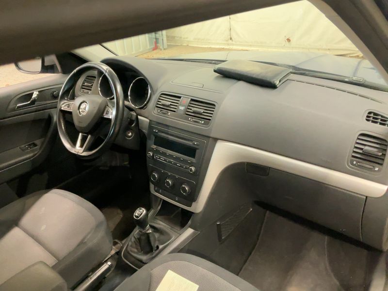 Skoda Yeti 2.0 TDI Ambition Outdoor 2014 – снимка 17