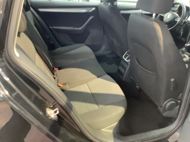 Skoda Octavia 2.0 TDI Ambition 2015 – снимка 20