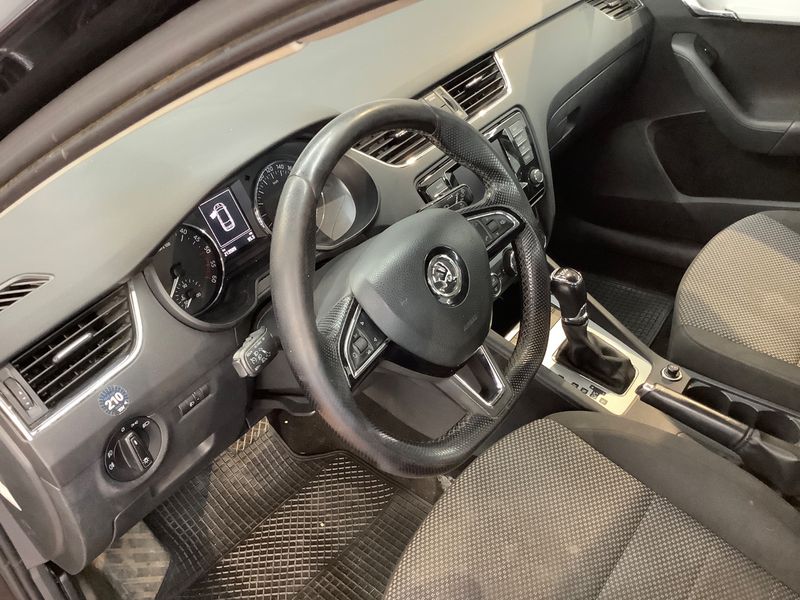 Skoda Octavia 2.0 TDI Ambition 2015 – снимка 41