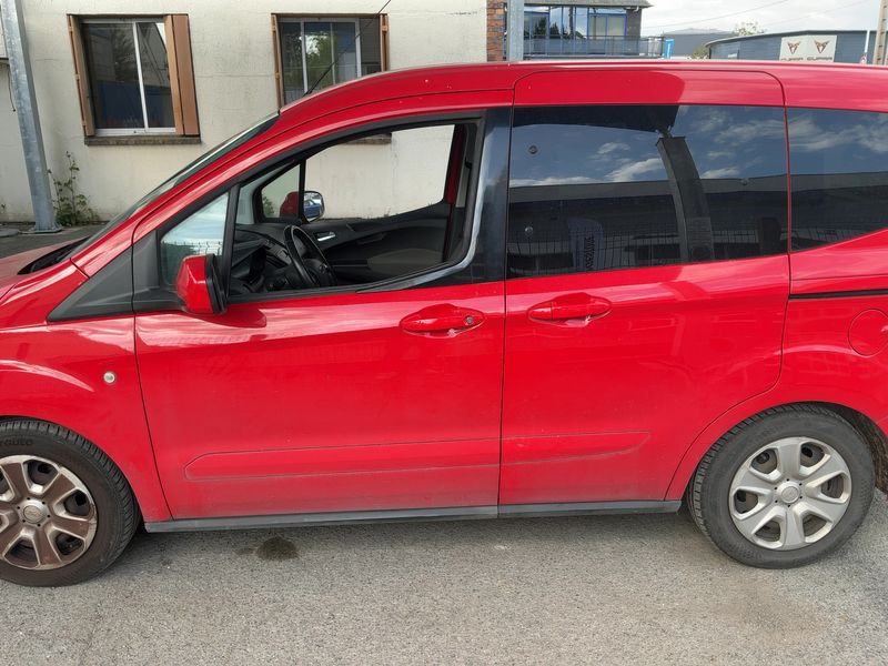 Ford Tourneo 1.0 EcoBoost Trend 2019 – снимка 4