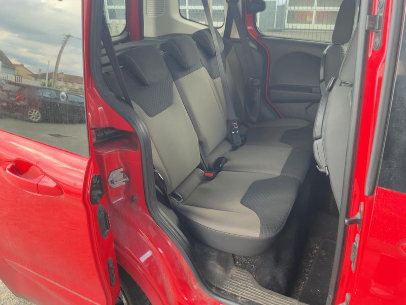 Ford Tourneo 1.0 EcoBoost Trend 2019 – снимка 19