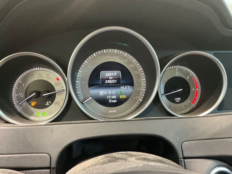 Mercedes-Benz C-Klasse C 350 CDI T BlueEfficiency Avantgarde 2014 – снимка 19