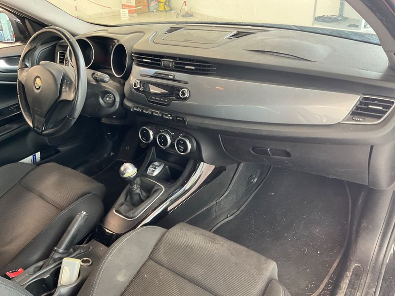 Alfa Romeo Giulietta 2.0 JTDM Distinctive 2012 – снимка 3