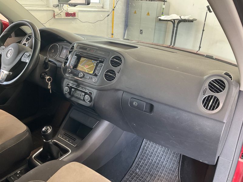 Volkswagen Tiguan 1.4 TSI Karat BlueMotion Tech 2014 – снимка 26