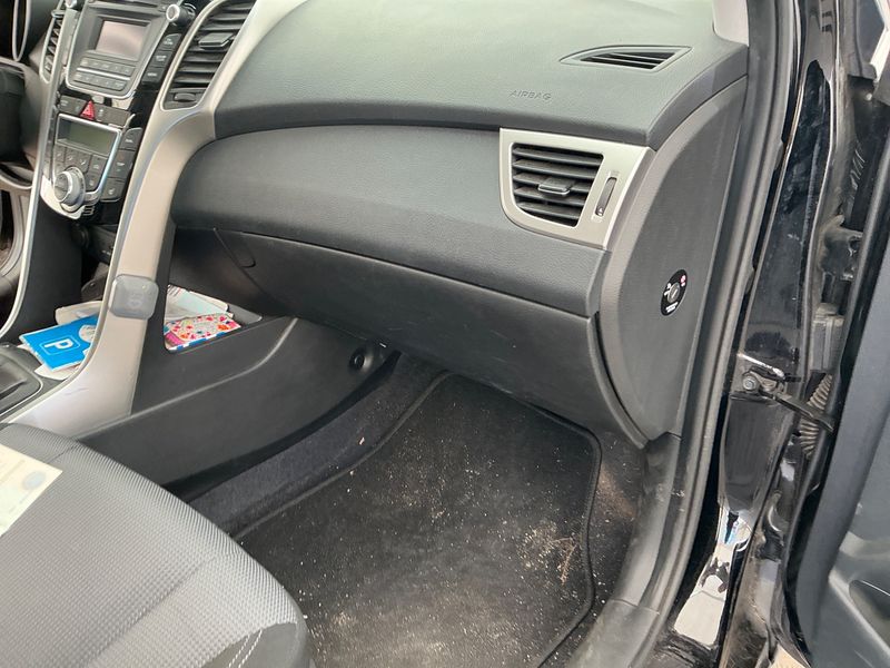Hyundai i30 1.6 CRDi Style Blue 2016 – снимка 39