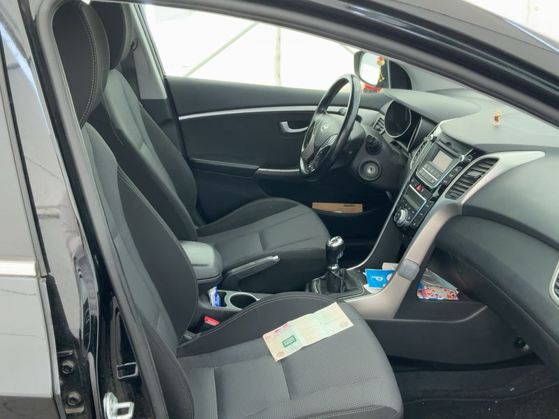 Hyundai i30 1.6 CRDi Style Blue 2016 – снимка 17
