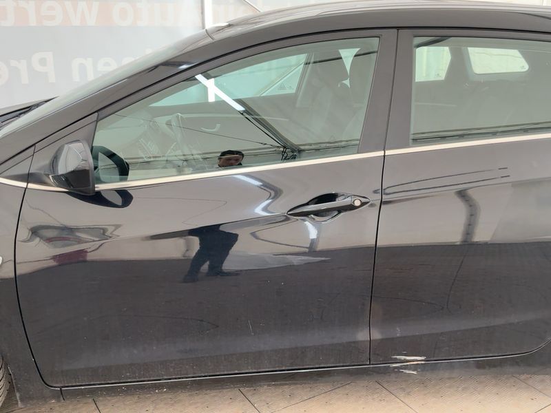 Hyundai i30 1.6 CRDi Style Blue 2016 – снимка 4