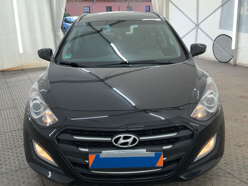 Hyundai i30 1.6 CRDi Style Blue 2016 – снимка 14