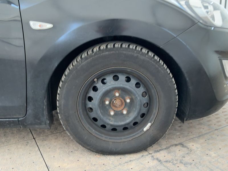 Hyundai i30 1.6 CRDi Style Blue 2016 – снимка 11