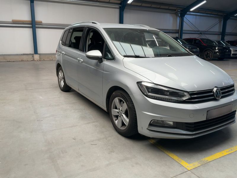 Volkswagen Touran 1.2 TSI Carat BlueMotion Tech 2017 – снимка 12