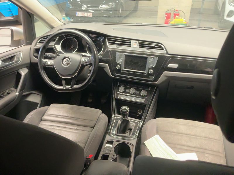 Volkswagen Touran 1.2 TSI Carat BlueMotion Tech 2017 – снимка 17