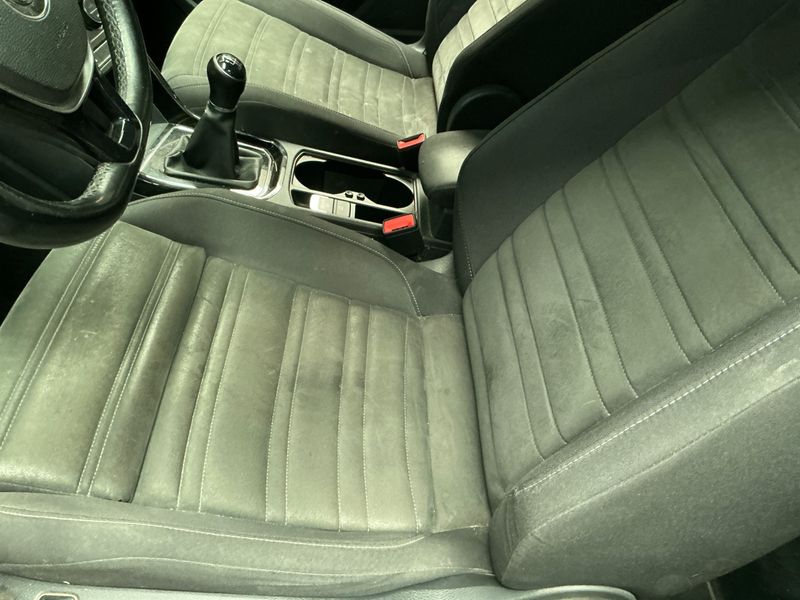 Volkswagen Touran 1.2 TSI Carat BlueMotion Tech 2017 – снимка 33