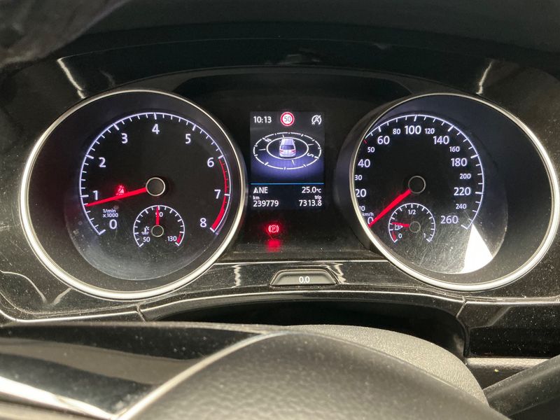 Volkswagen Touran 1.2 TSI Carat BlueMotion Tech 2017 – снимка 18