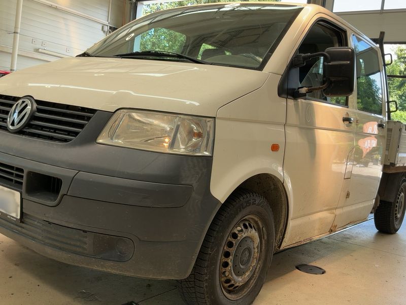 Volkswagen T5 Transporter 2.5 TDI Pritsche Doppelkabine 4Motion 2007 – снимка 2