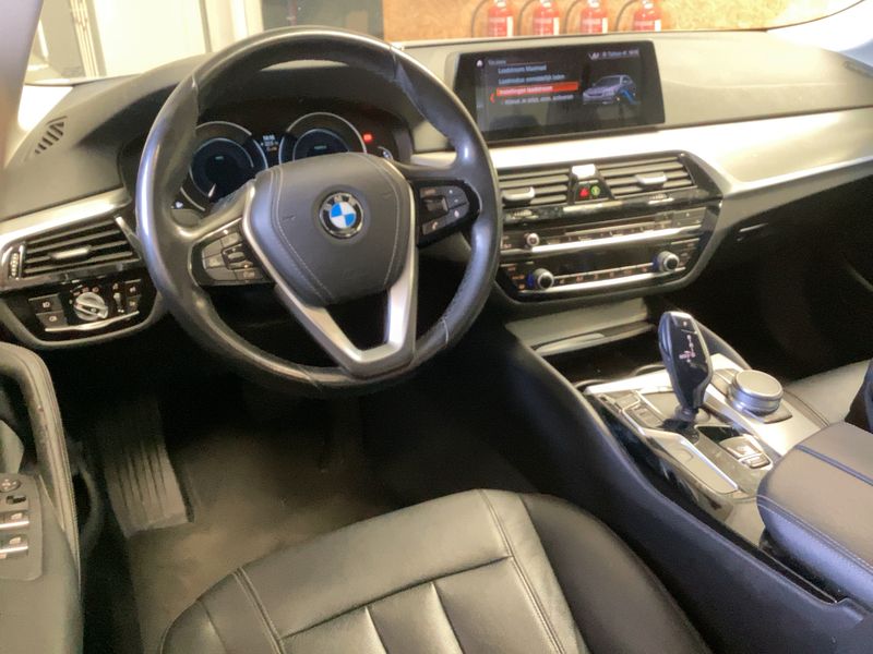 BMW 5er 530e 2019 – снимка 18