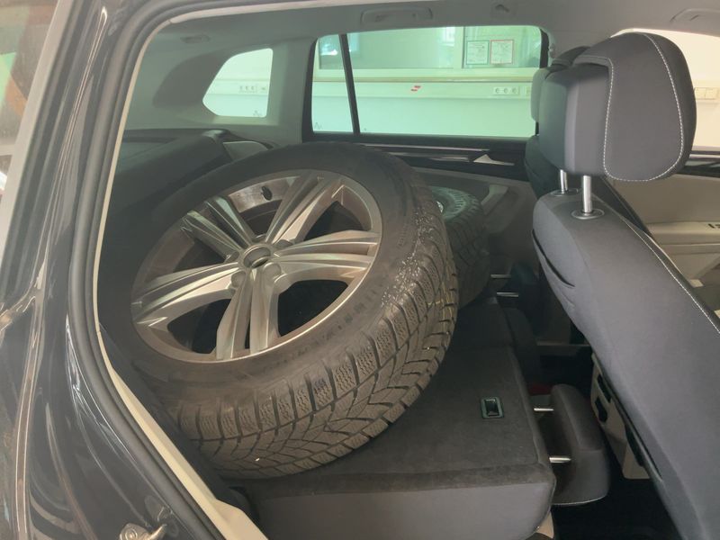 Volkswagen Tiguan 2.0 TDI Elegance 4Motion 2023 – снимка 20