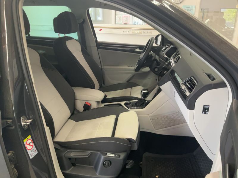 Volkswagen Tiguan 2.0 TDI Elegance 4Motion 2023 – снимка 17