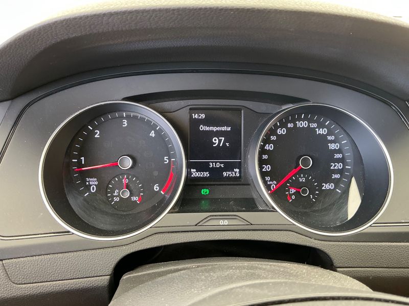 Volkswagen Passat 1.6 TDI Trendline BlueMotion Tech 2016 – снимка 18