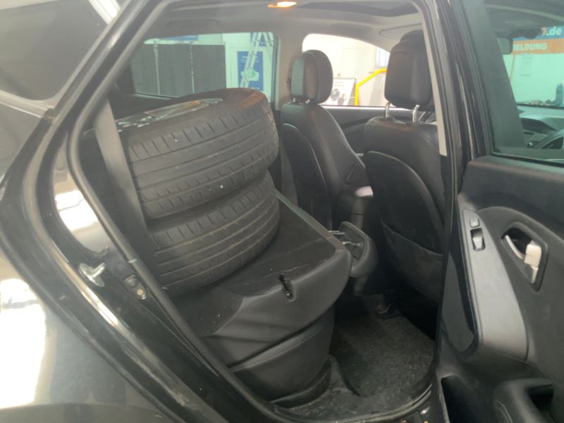 Hyundai ix35 1.7 CRDi Style 2WD 2011 – снимка 20