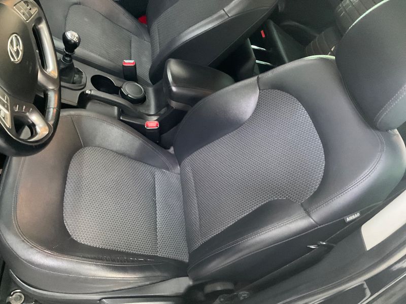 Hyundai ix35 1.7 CRDi Style 2WD 2011 – снимка 28