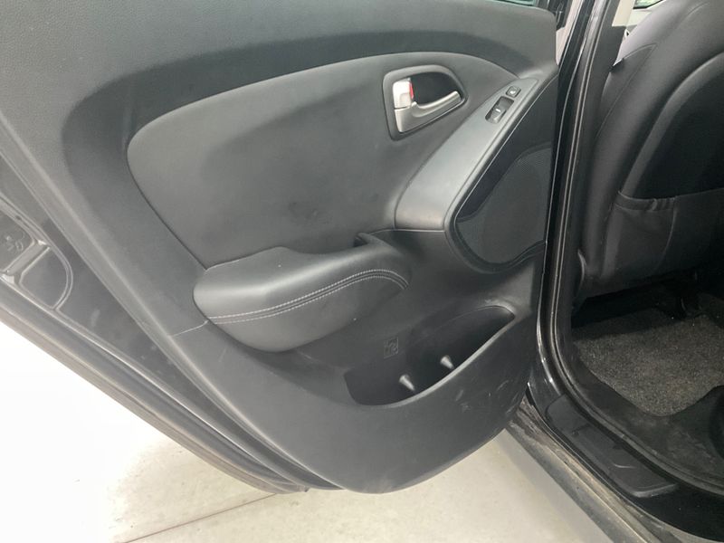 Hyundai ix35 1.7 CRDi Style 2WD 2011 – снимка 29