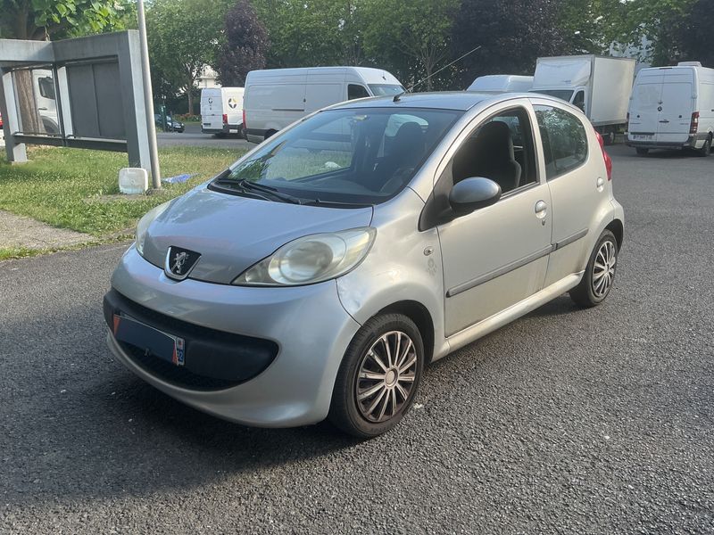 Peugeot 107 1.0 Trendy 2006 – снимка 1