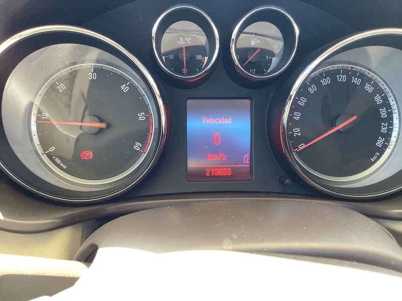 Opel Insignia Sports Tourer 2.0 CDTI Cosmo 2011 – снимка 4