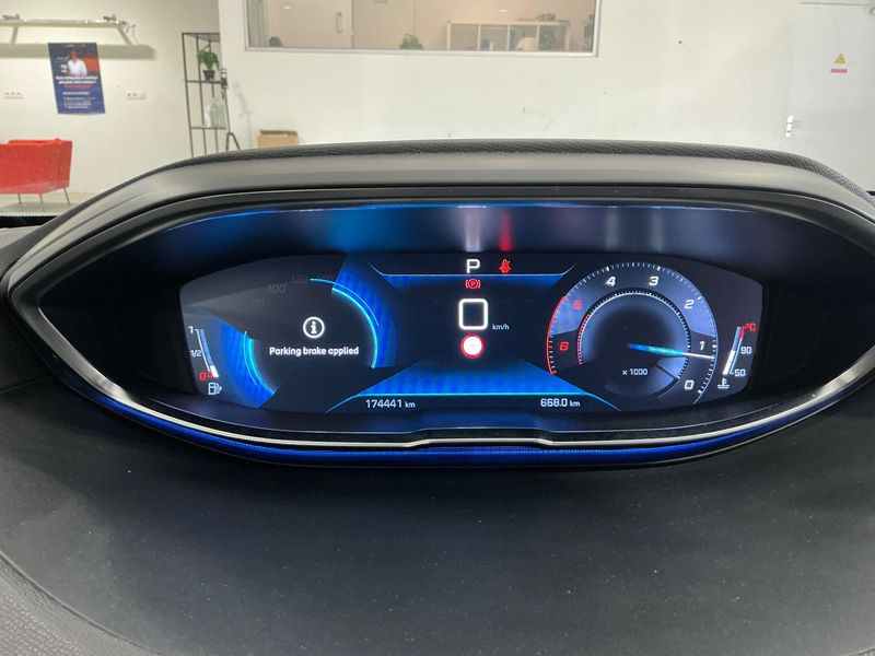 Peugeot 3008 1.5 Blue-HDi Allure 2020 – снимка 18