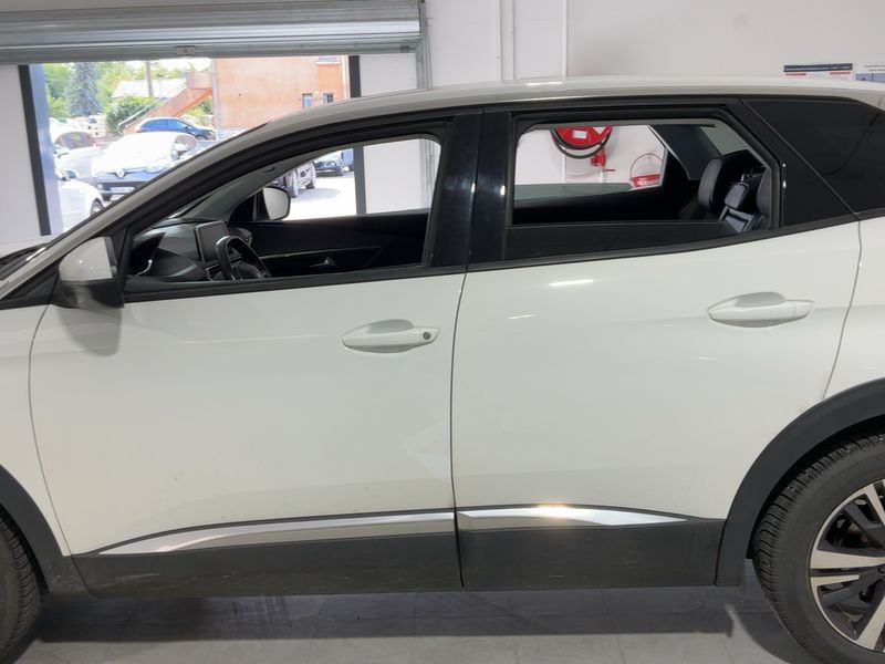 Peugeot 3008 1.5 Blue-HDi Allure 2020 – снимка 4