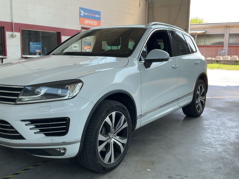 Volkswagen Touareg 3.0 V6 TDI Sport BlueMotion Tech 2017 – снимка 2